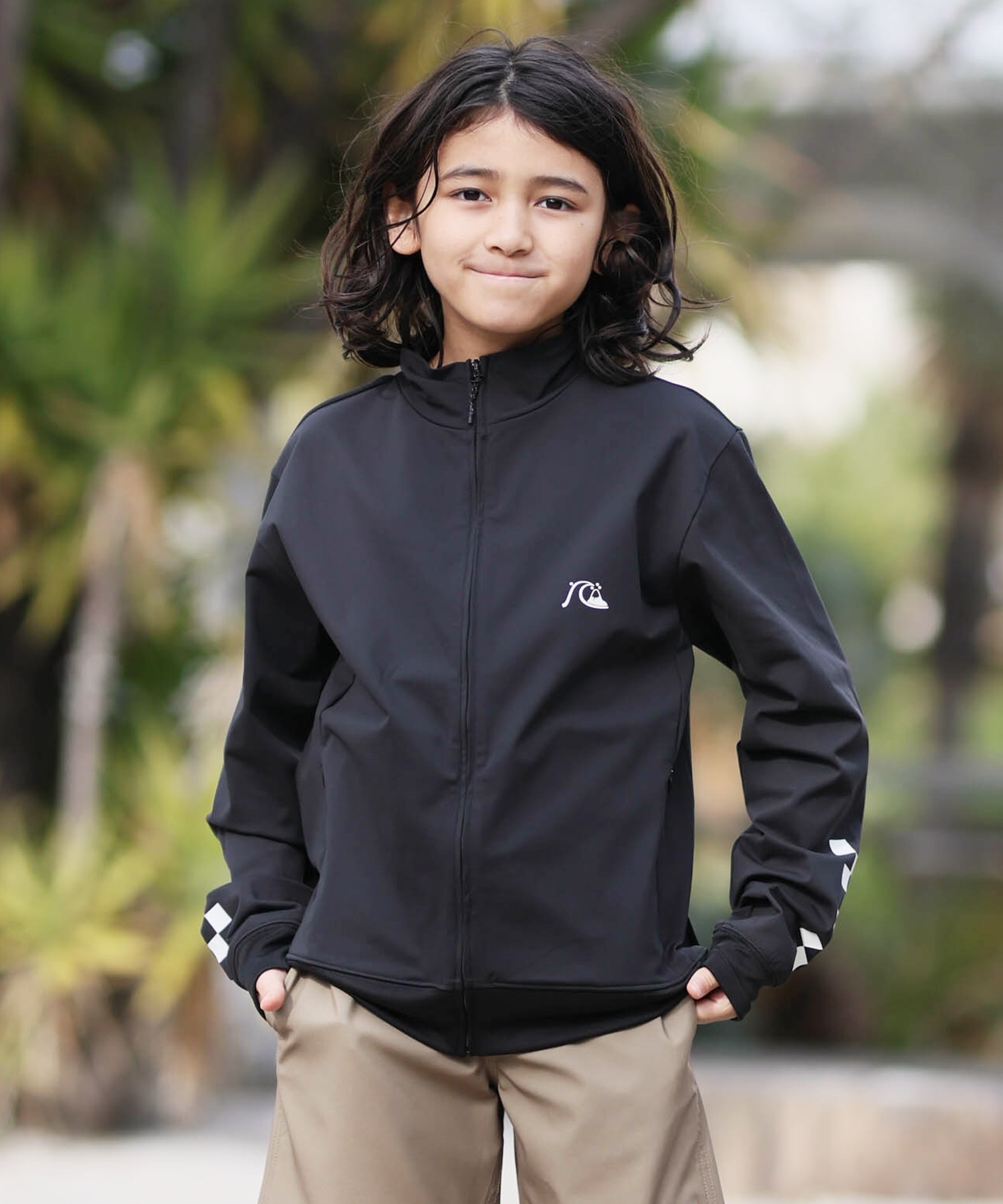 ジップアップタイプのラッシュガード【QUIKSILVER】