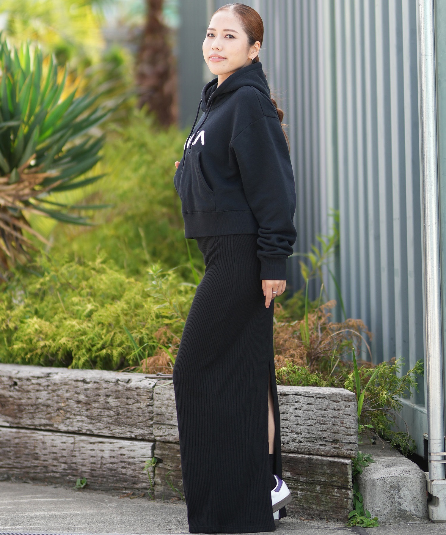 RVCA ルーカ プルオーバー パーカー レディース クロップド丈 ショート丈 ロゴ CROPPED HOODIE BF044-P03(BLK-S)