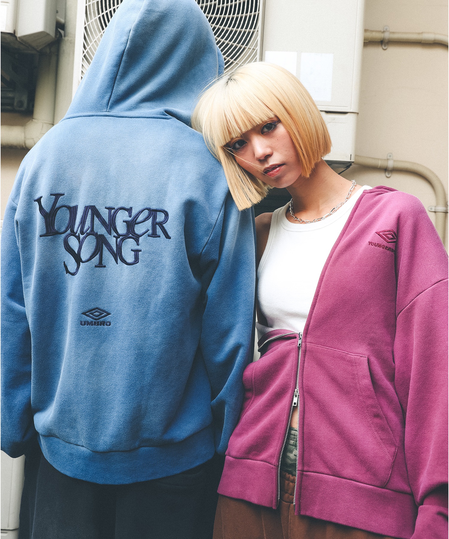 UMBRO アンブロ × Younger Song ヤンガーソング コラボ ジップアップ パーカー 裏毛 MD27-LHD03 ムラサキスポーツ限定(BLACK-M)