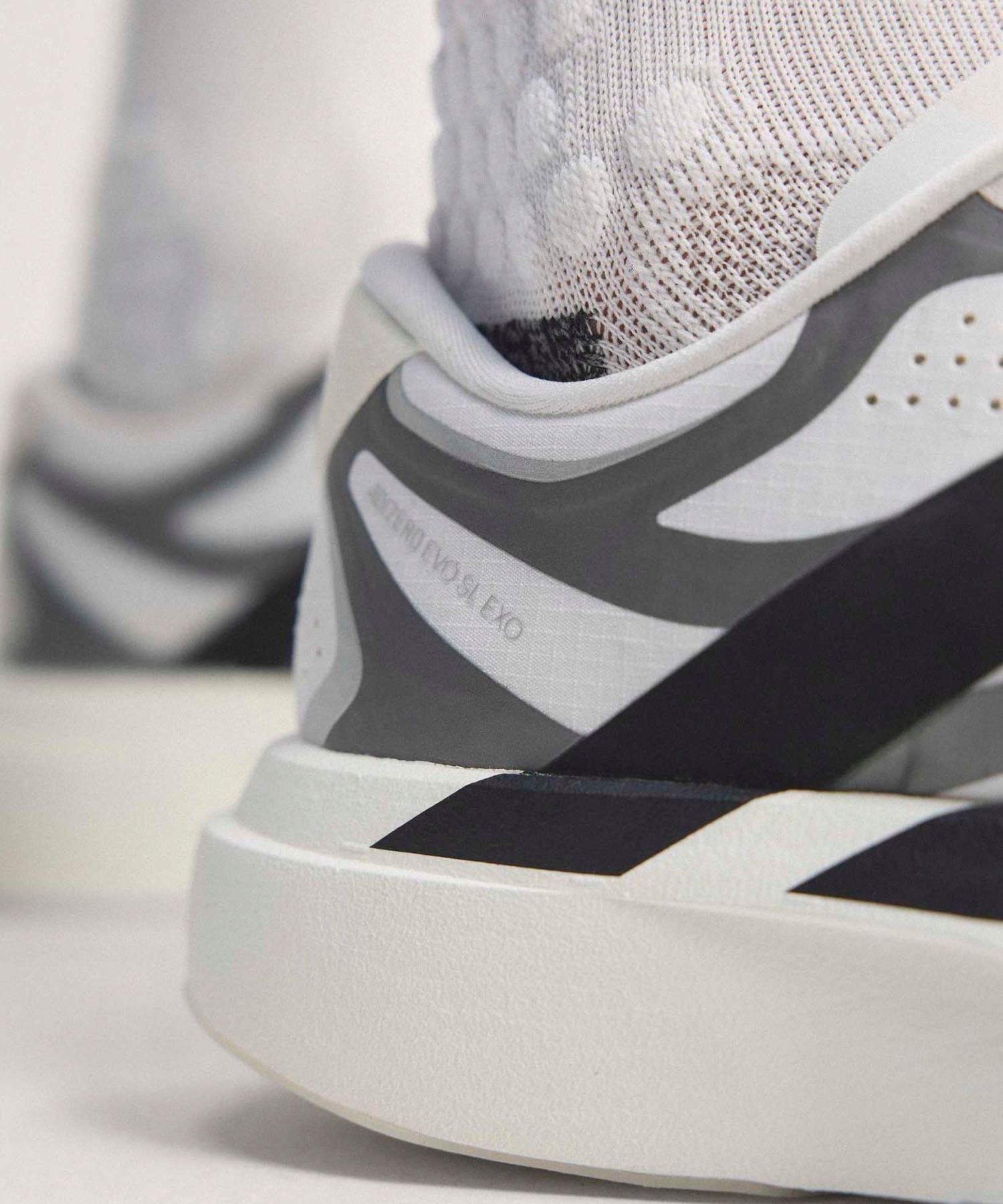 adidas アディダス アディゼロ エボ エスエル エクソ KI4763 シューズ スニーカー ライフスタイル メンズ(WT/SL-26.0cm)