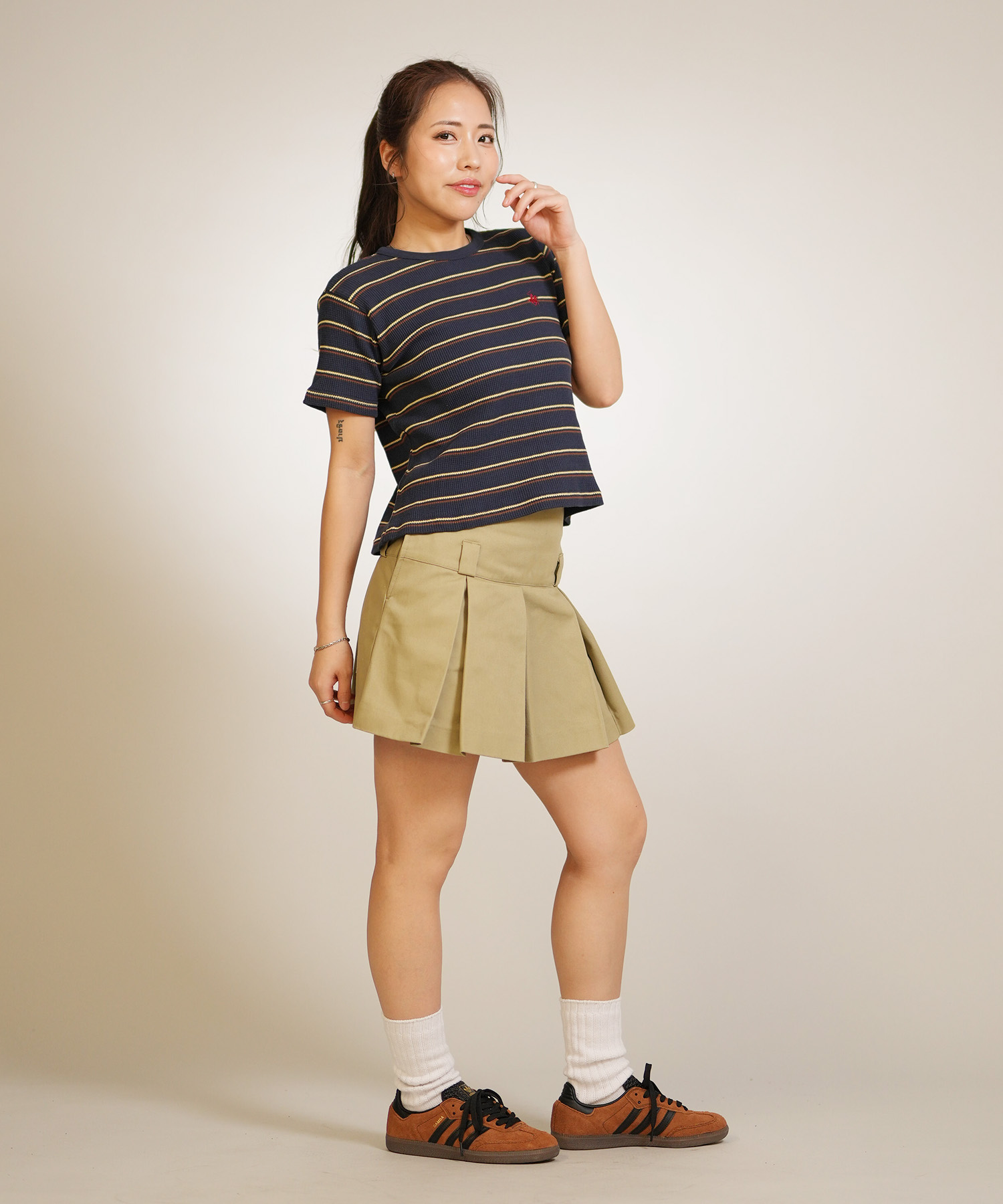 [421261958 HQ9286] スライド06