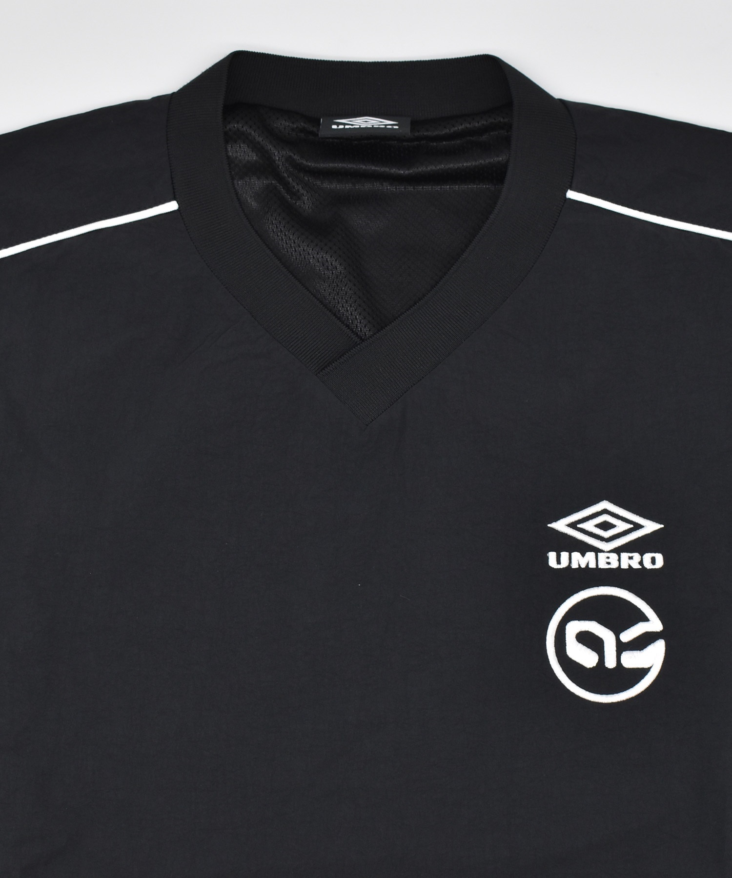UMBRO アンブロ × ALAN SHIRAHAMA ピステ UM26SSAL-TP02(BLACK-M)