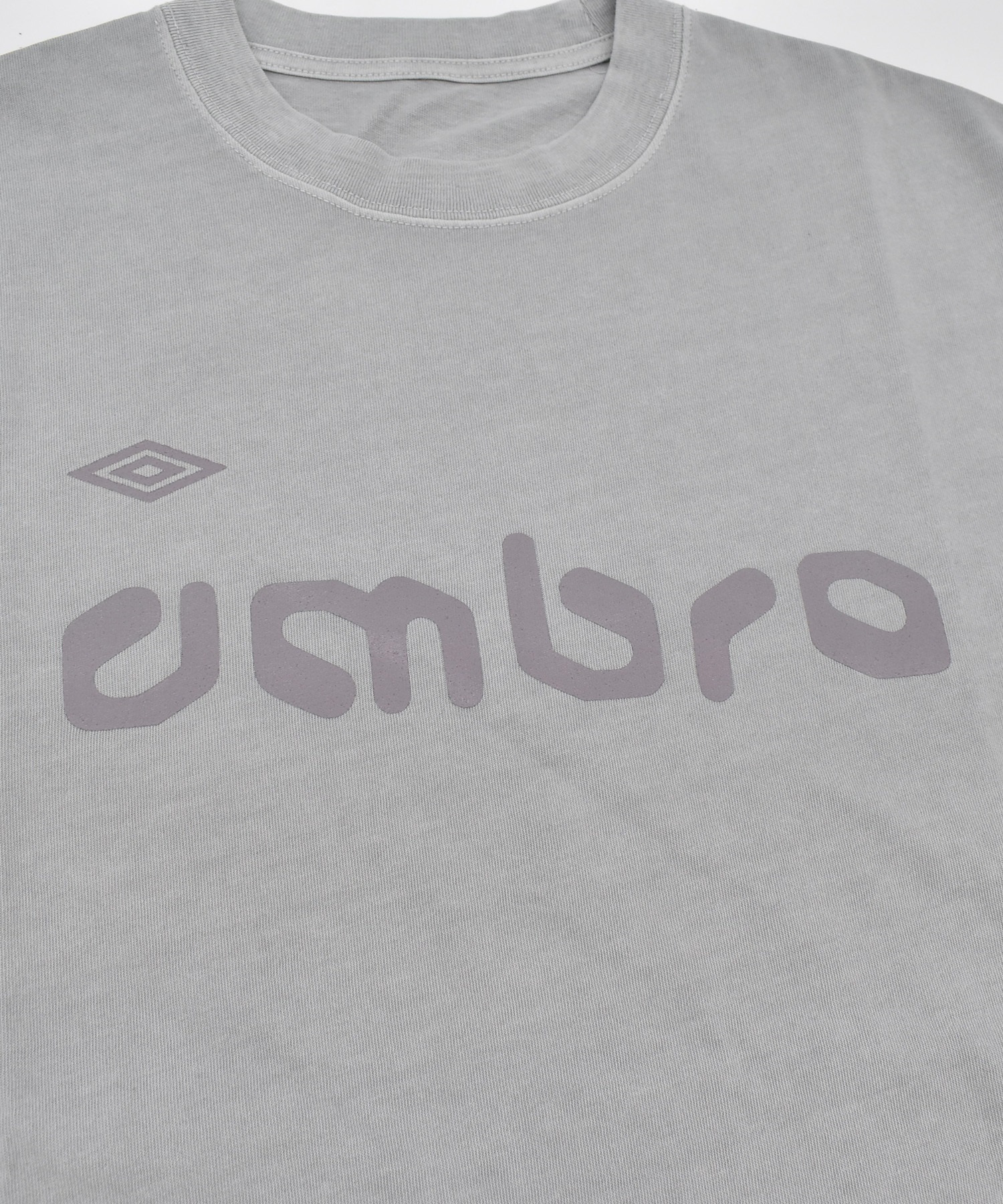 UMBRO アンブロ × ALAN SHIRAHAMA 半袖 Tシャツ UM26SSAL-CS01(C.GRAY-M)
