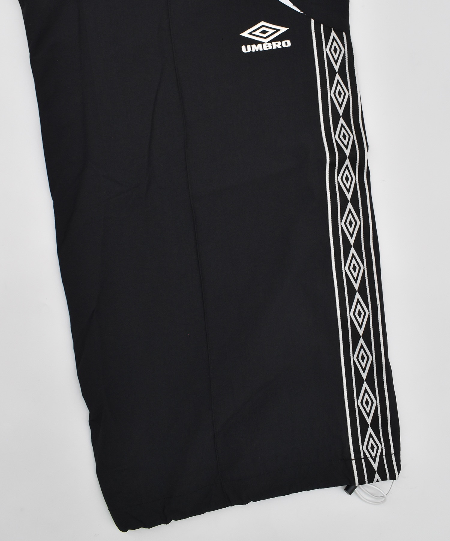 UMBRO アンブロ × ALAN SHIRAHAMA トラックパンツ UM26SSAL-PT01(BLACK-M)