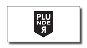 xFiYXQ6w - SHOP NEWS | ムラサキスポーツオンラインストア 通販 Logo: black shield badge with the word PLUNDER in white letters on a white background